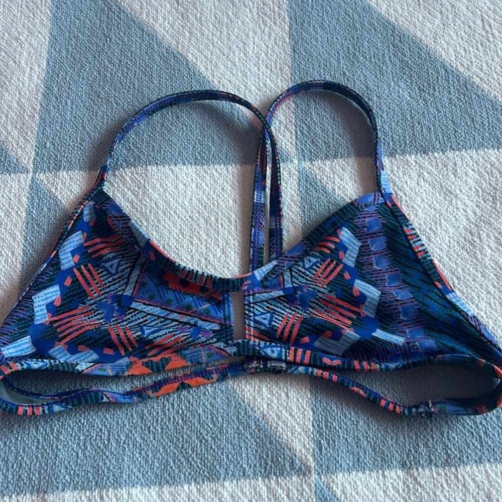Jolyn Bennett top